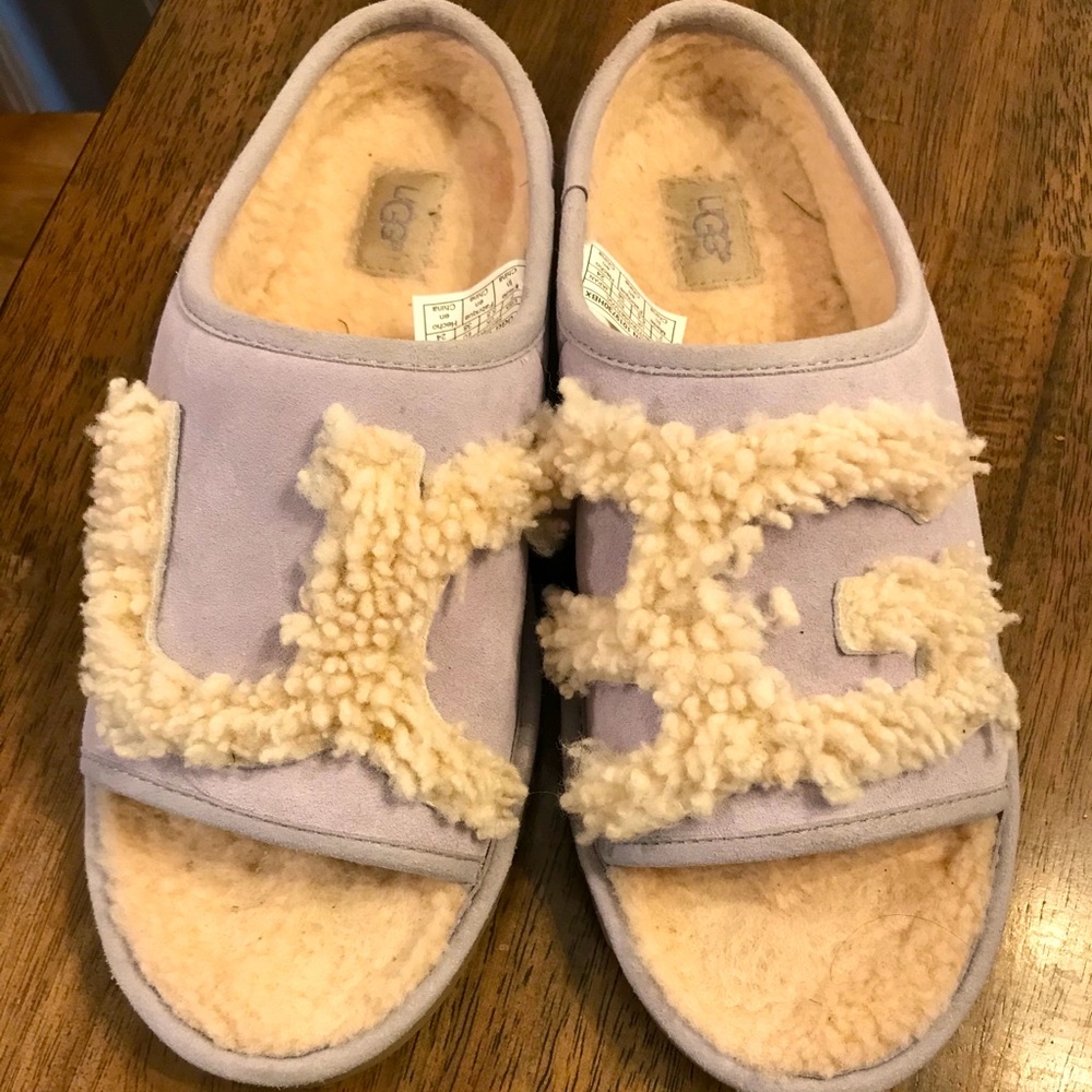 Ugg’s open toe shoes Size 7